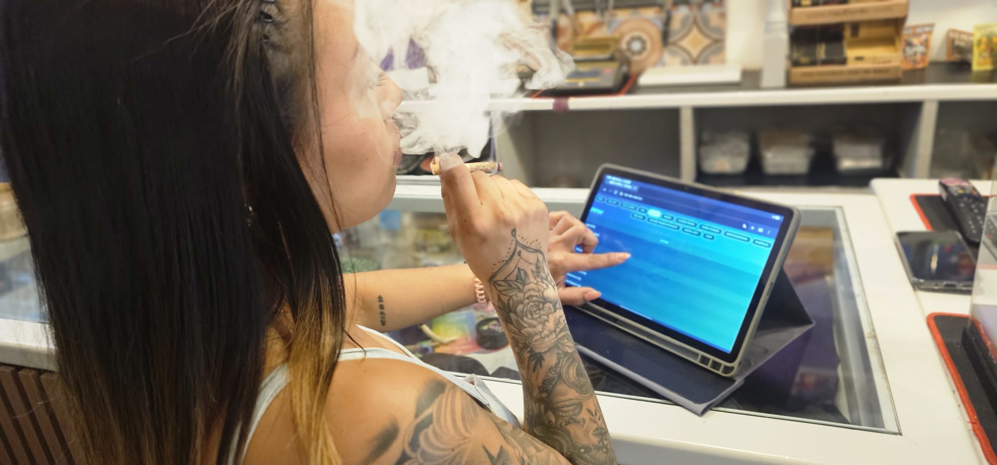 Socia con tablet